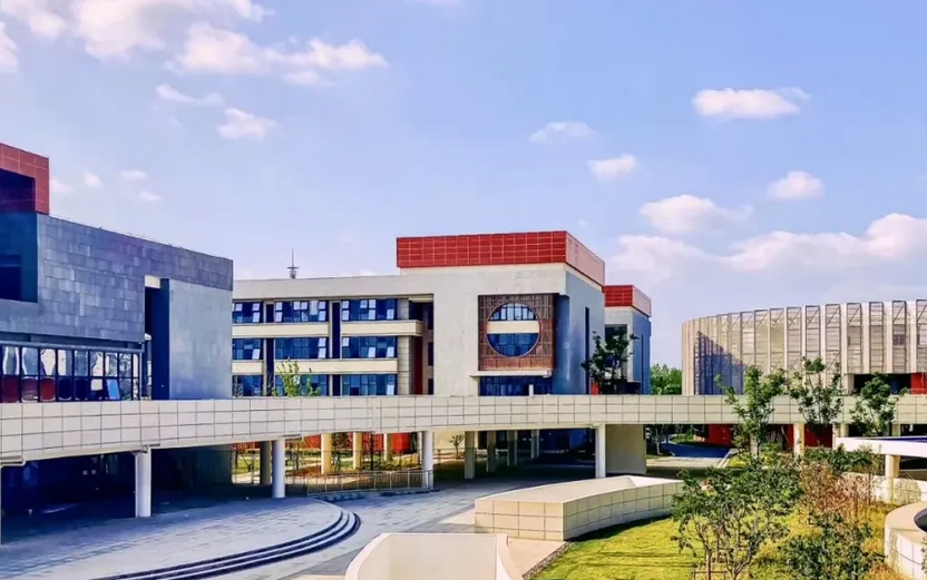 办出各自的特色，是现代学校的共同追求